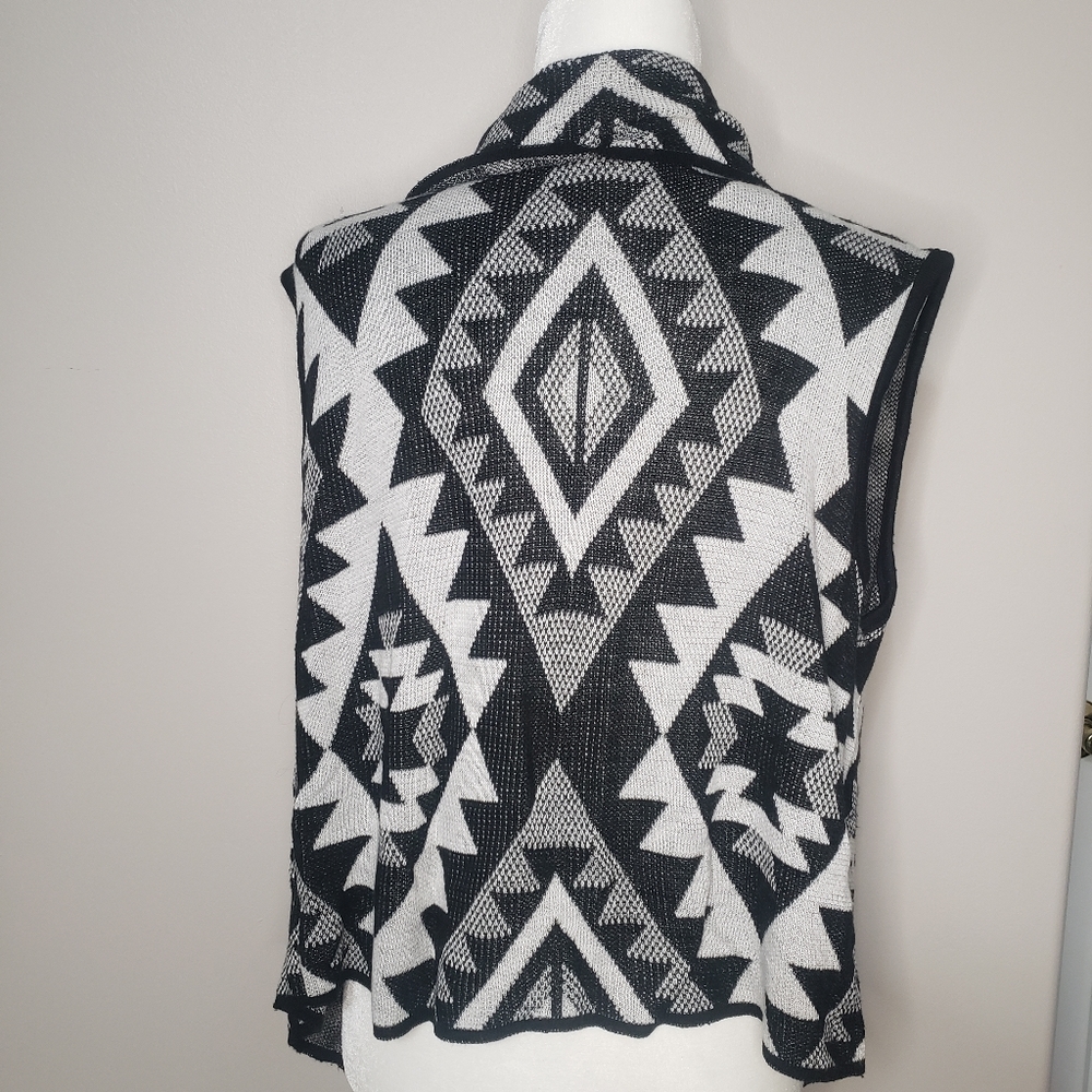 A Knitch Above | Aztec Cardigan Vest - Picture 4 of 4